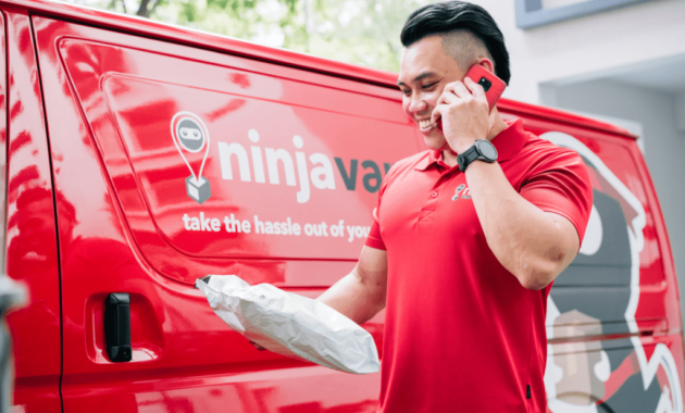 Ninja Van delivery personnel